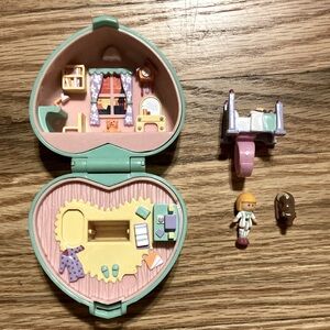 1991 Vintage Polly Pocket Midge’s Bedtime Ring & Ring Case *Complete*